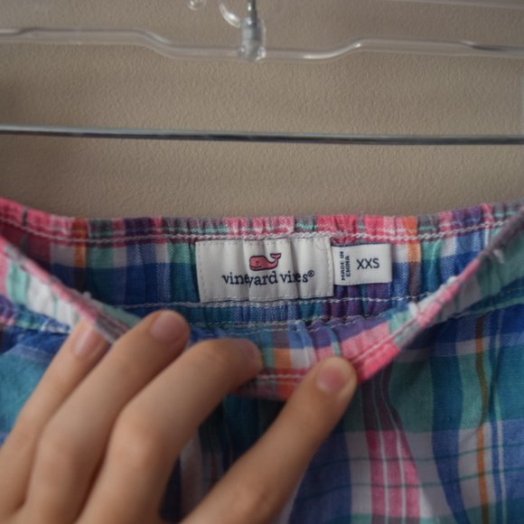 Vineyard Vines 🐳 colorful shorts - Picture 2 of 11